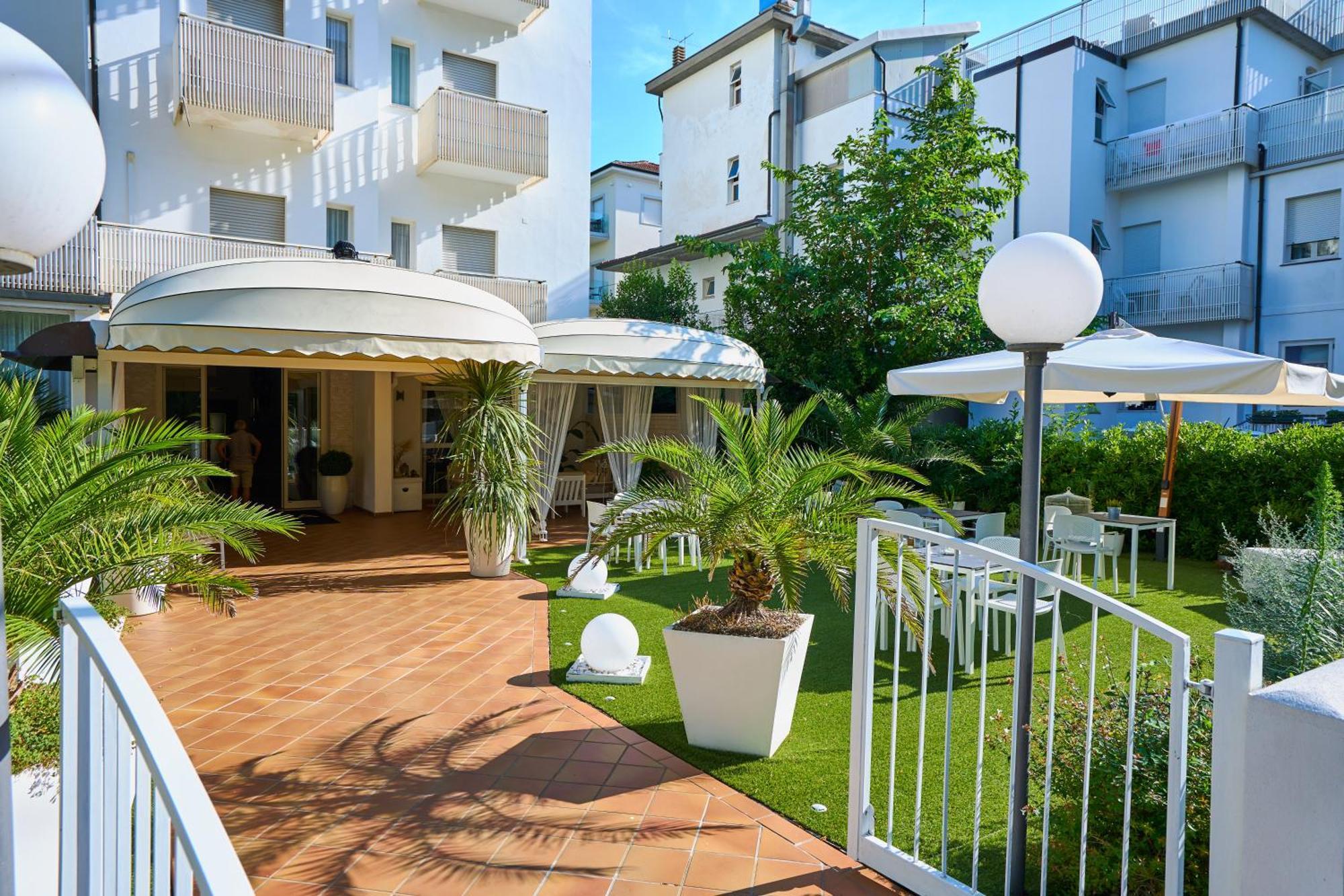 Hotel Bruna B&B Milano Marittima Exterior photo