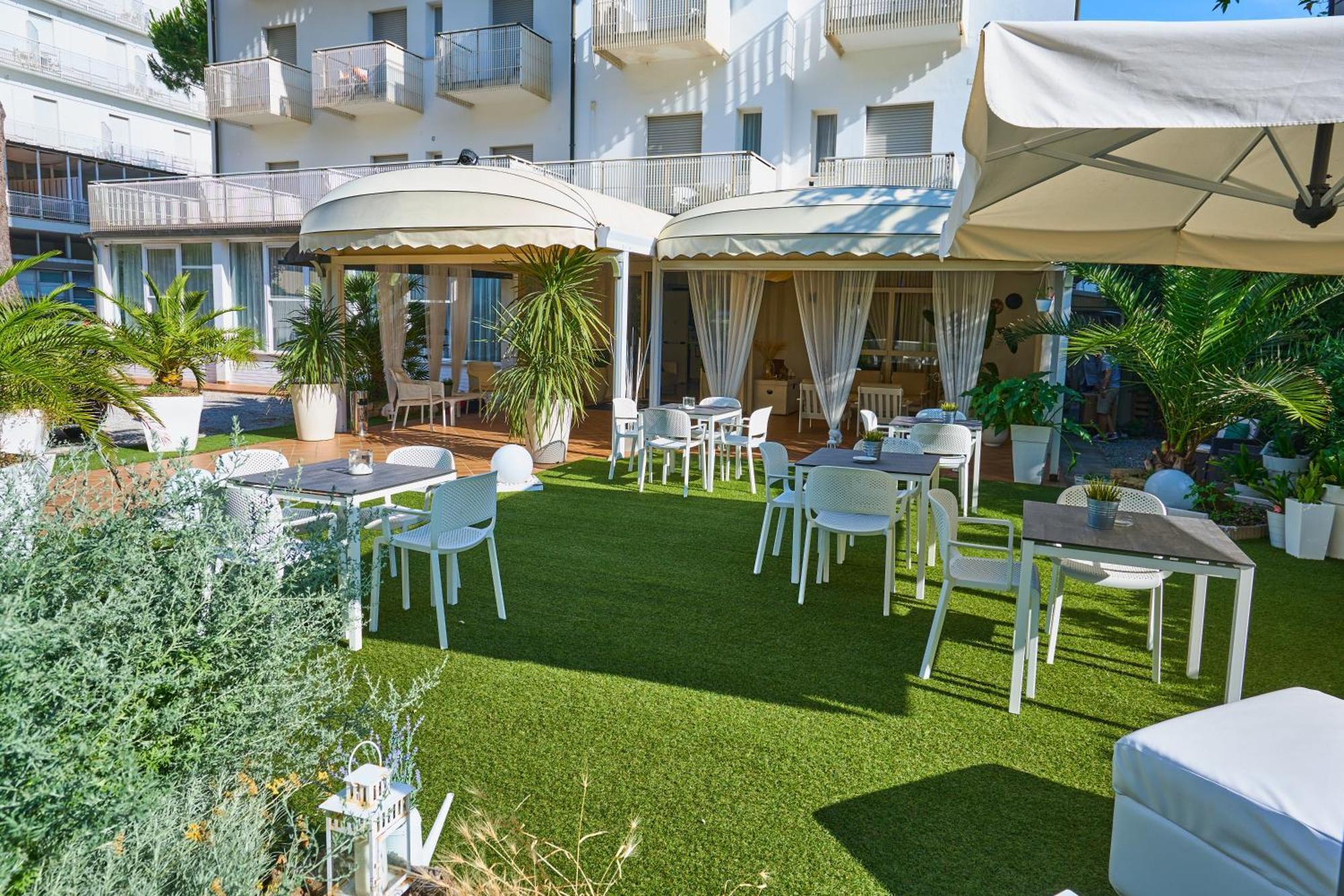 Hotel Bruna B&B Milano Marittima Exterior photo